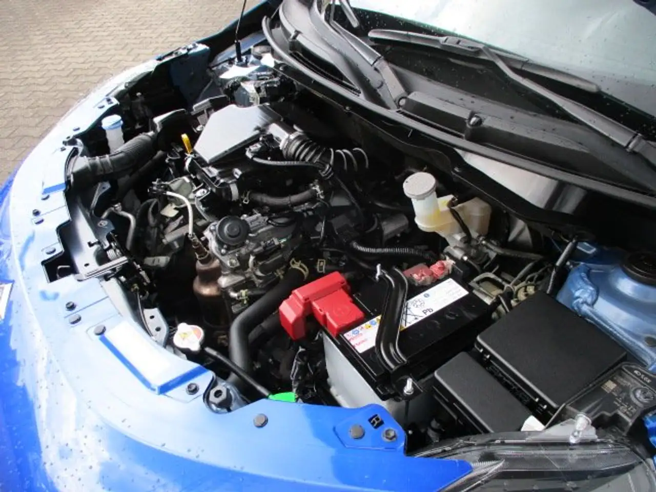 Suzuki Swift Swift 1.2 Dualjet Hybrid MT Comfort+ — Galería del vehículo 18