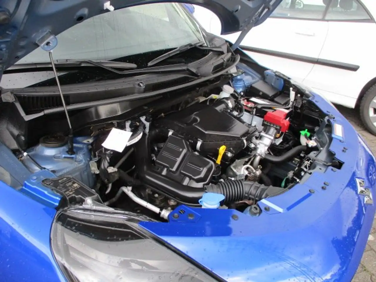 Suzuki Swift Swift 1.2 Dualjet Hybrid MT Comfort+ — Galería del vehículo 19