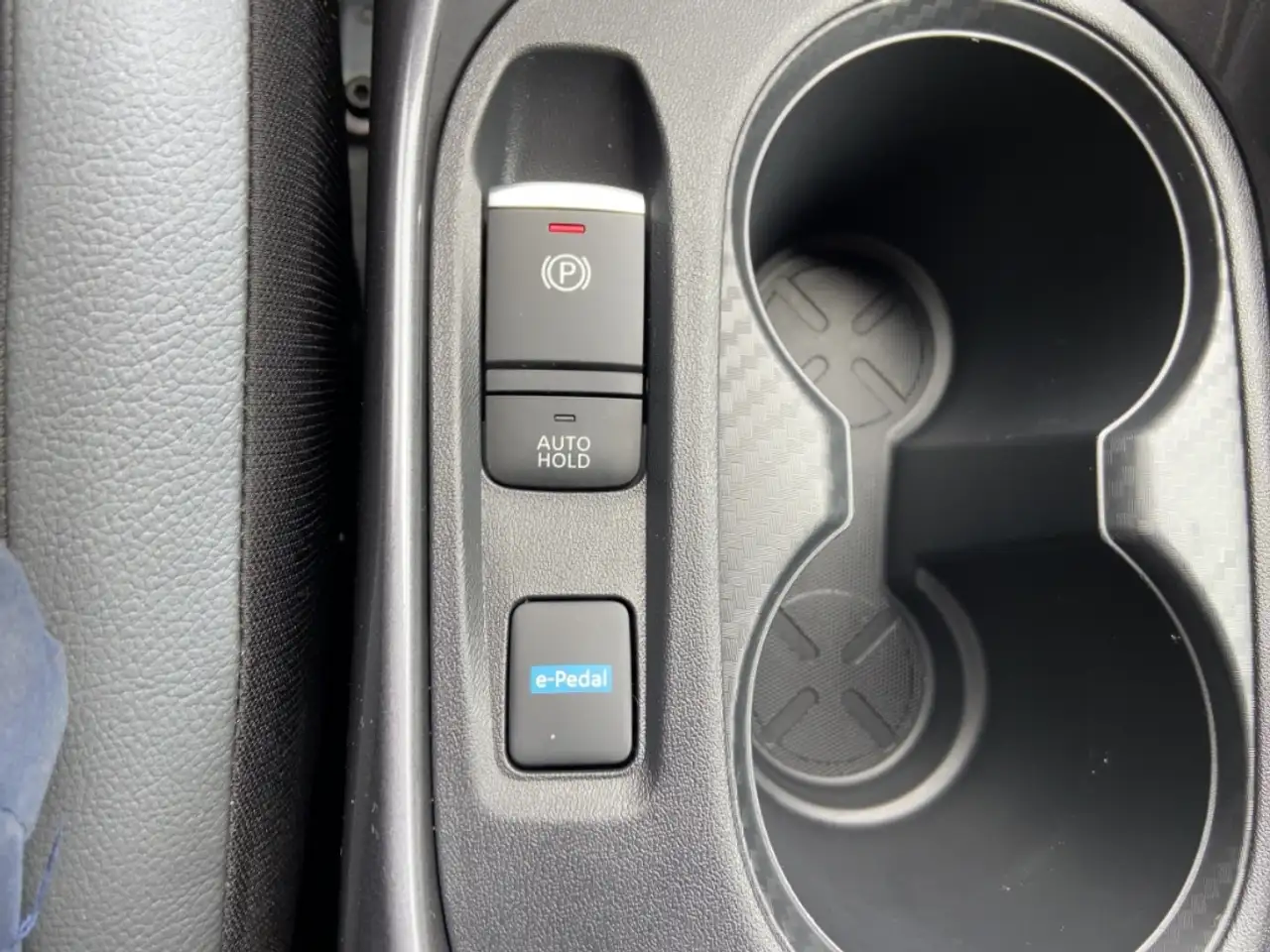 Nissan Juke N-CONNECTA 143PS HYBRID/ProPILOT/Navi/Kamera 360 — Galería del vehículo 15