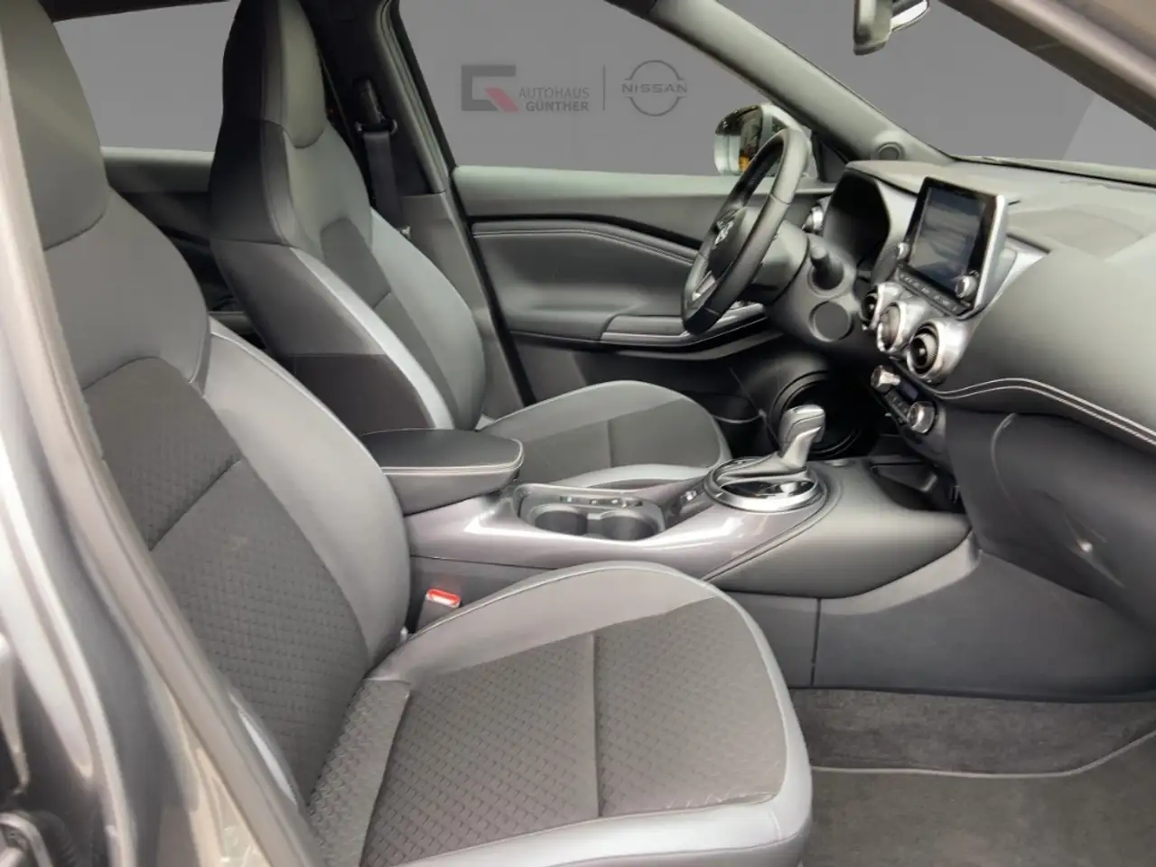 Nissan Juke N-CONNECTA 143PS HYBRID/ProPILOT/Navi/Kamera 360 — Galería del vehículo 19