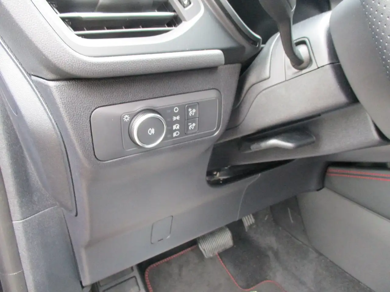 Ford Kuga 1.5 EcoBoost ST-LINE NAVI, KLIMAAUTOM., LED, AHK — معرض صور السيارة 23