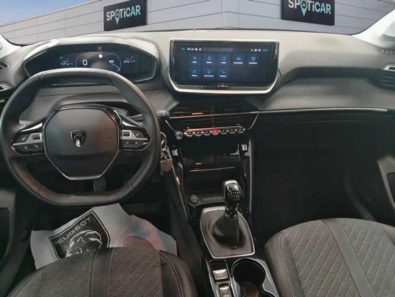 Peugeot 208 1.2 Puretech S&S Allure 100 — معرض صور السيارة 8