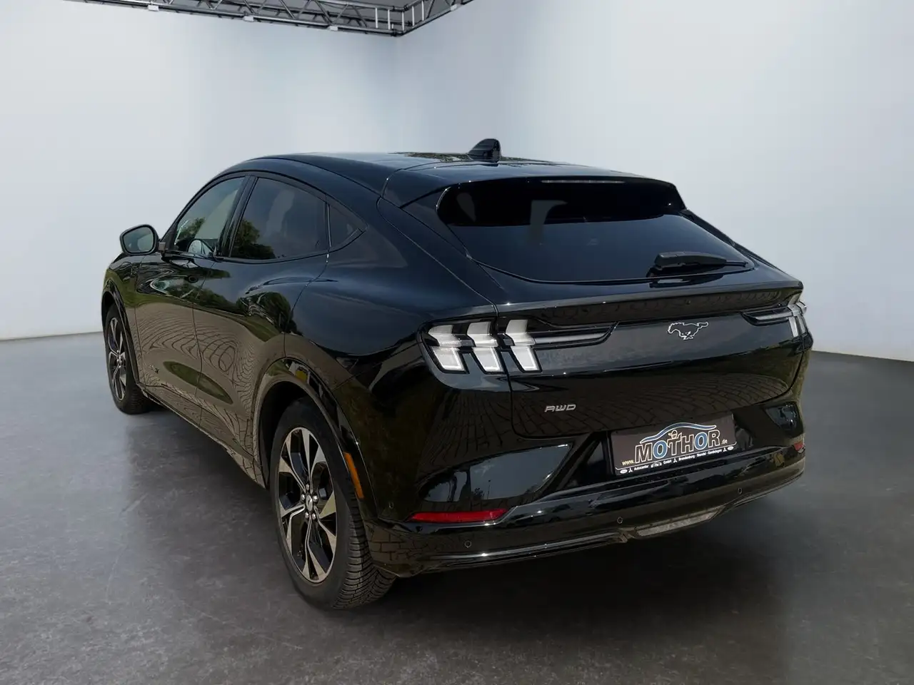 Ford Mustang Mach-E Premium 99kWh ACC+B&O+KAM360 — Vehicle gallery 4