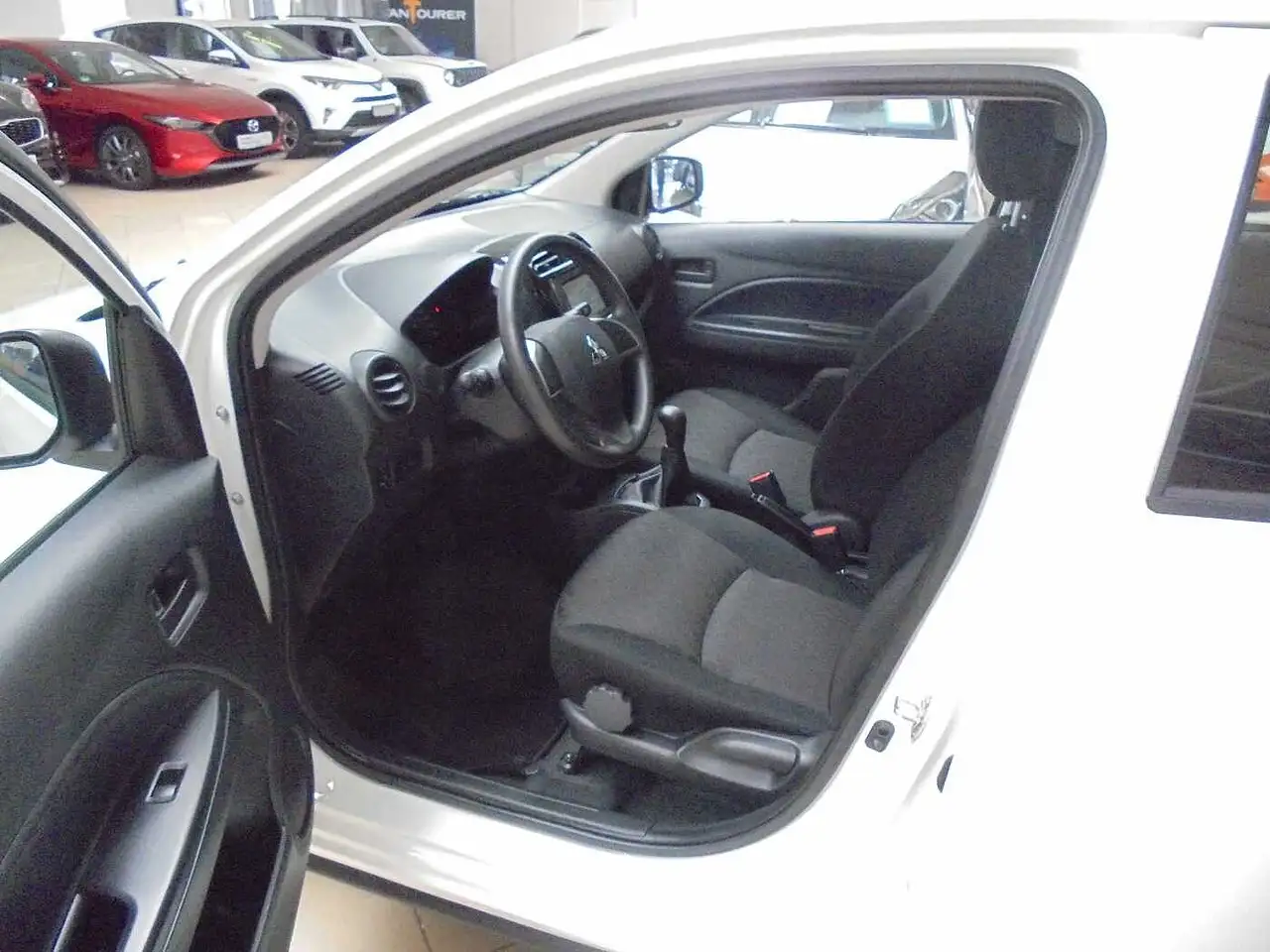 Mitsubishi Space Star 1.2 — Vehicle gallery 7