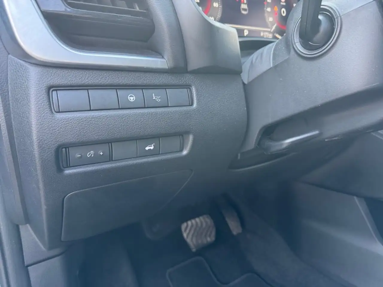 Nissan X-Trail 1.5 VC-T e-POWER e-4ORCE Tekna — Vehicle gallery 17