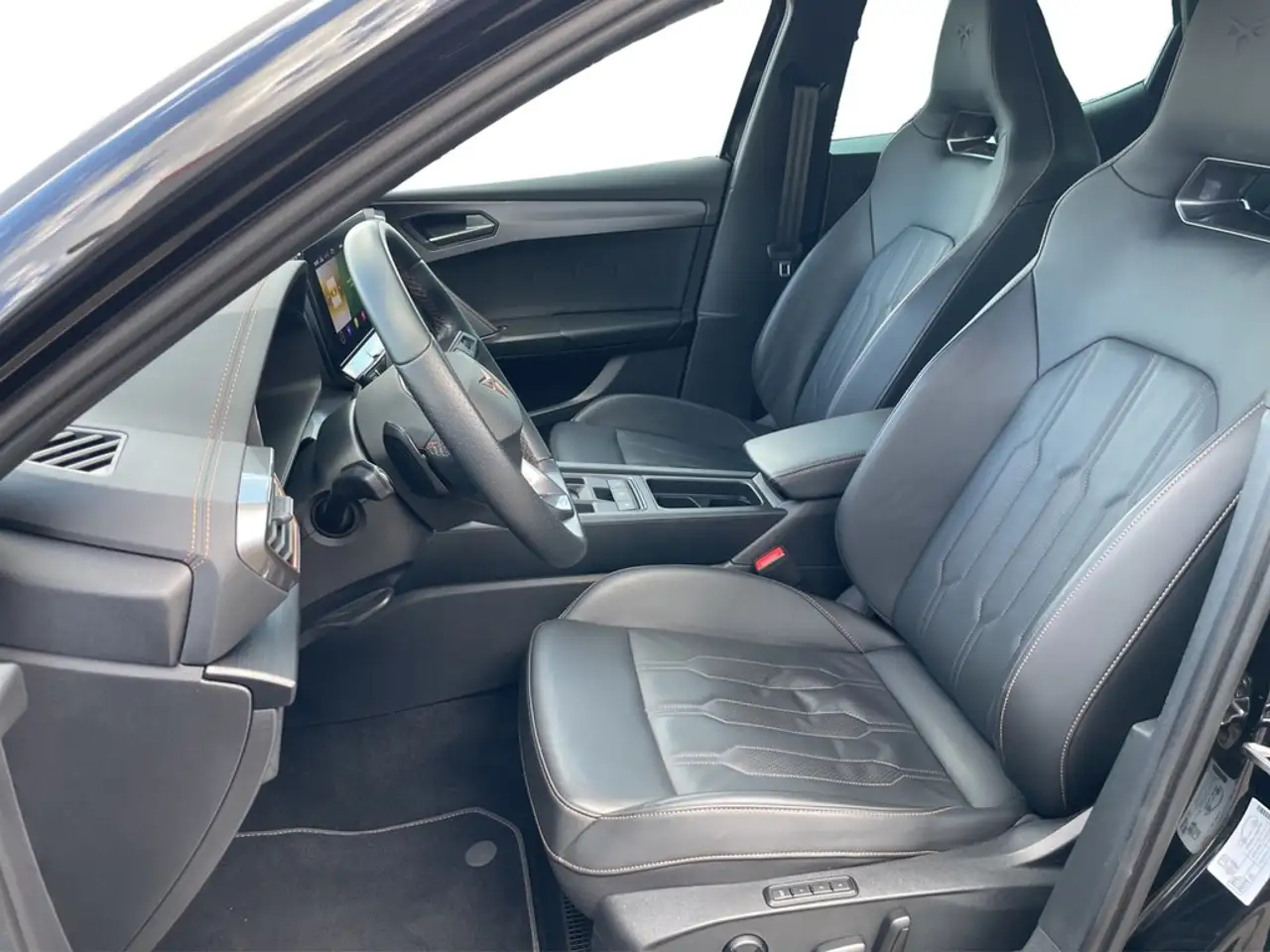 CUPRA Leon 1.5 eTSI DSG DCC PANO*MATRIX*VIRTUAL*CARPLAY*TE... — Vehicle gallery 14