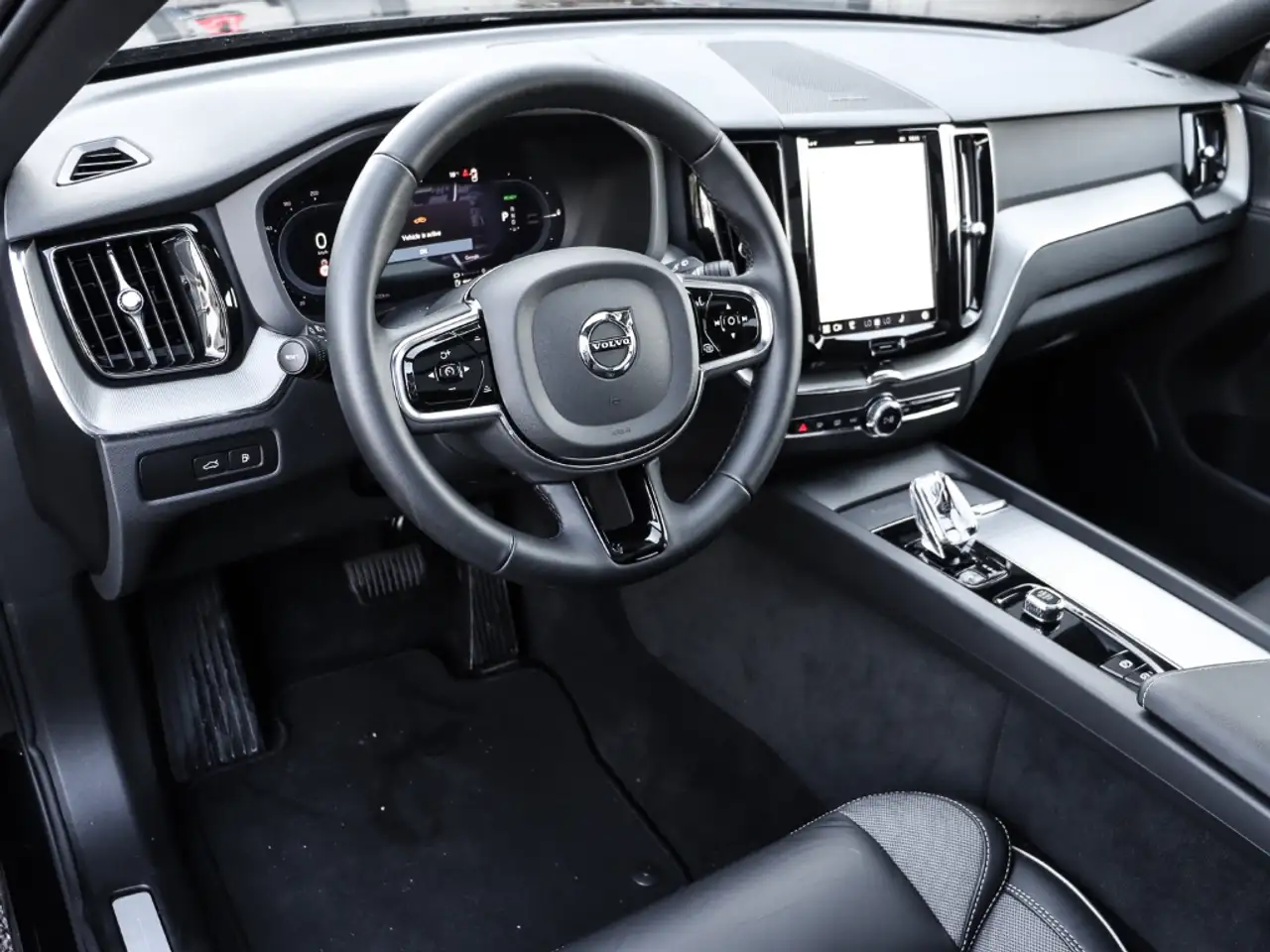 Volvo XC60 Plus Dark Recharge Plug-In Hybrid AWD T8 Twin Engi — Galería del vehículo 4