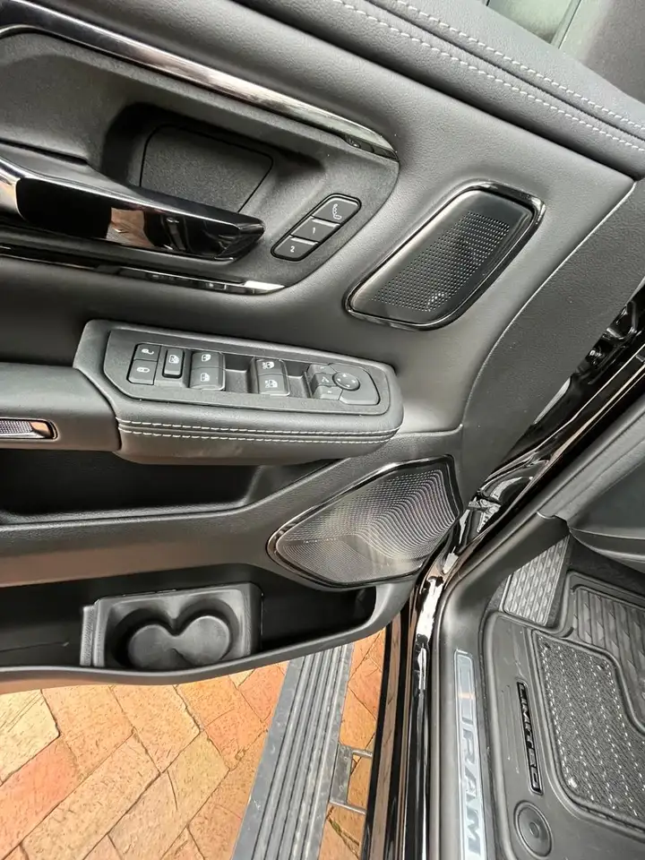 Dodge RAM 5 JAHRE GARANTIE Limited Night MY25 H/O LPG — معرض صور السيارة 12