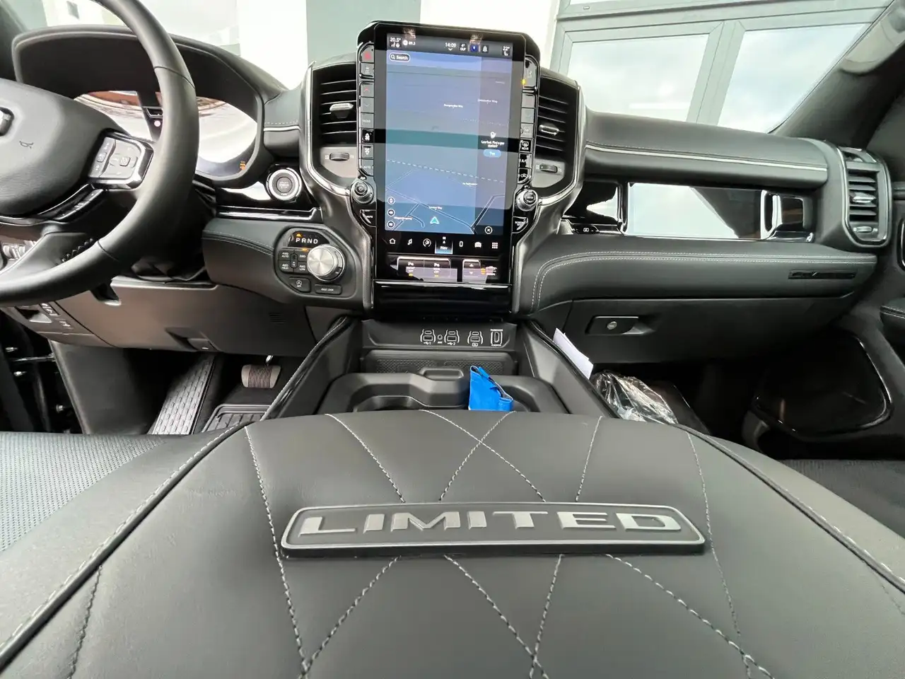 Dodge RAM 5 JAHRE GARANTIE Limited Night MY25 H/O LPG — معرض صور السيارة 19