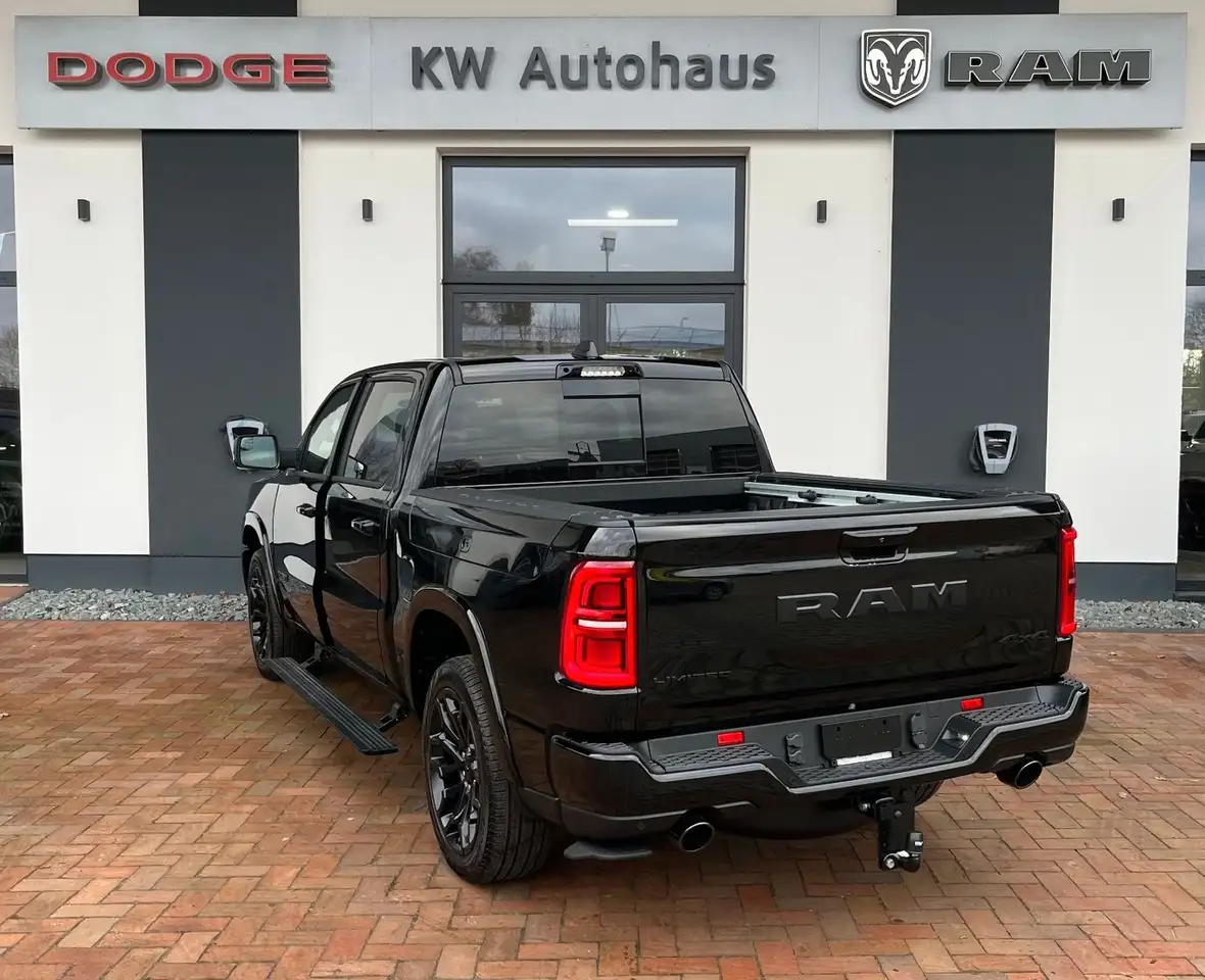 Dodge RAM 5 JAHRE GARANTIE Limited Night MY25 H/O LPG — معرض صور السيارة 3