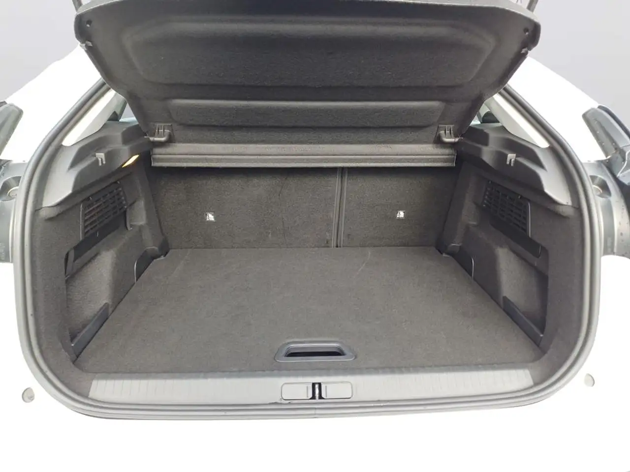 Citroen C4 PureTech 130 S&S Feel Pack — Vehicle gallery 7
