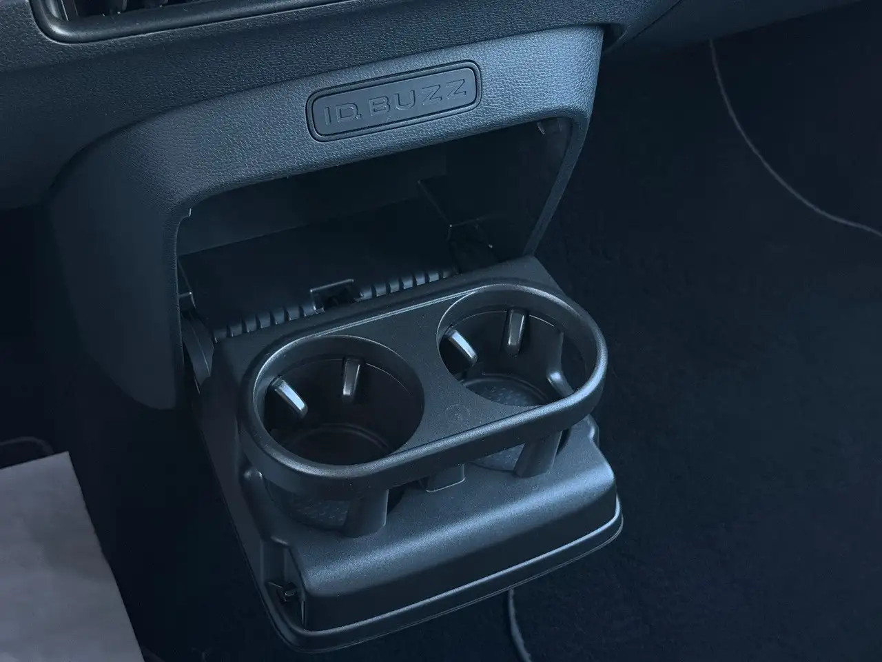 Volkswagen ID. Buzz 150kW Pro ACC AHK Navi LED Kamera SHZ — معرض صور السيارة 17