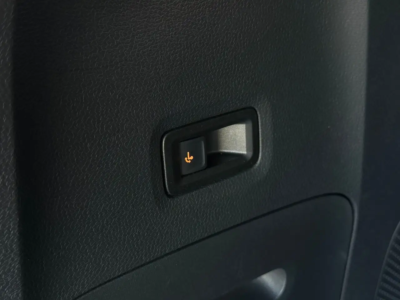 Volkswagen ID. Buzz 150kW Pro ACC AHK Navi LED Kamera SHZ — معرض صور السيارة 9