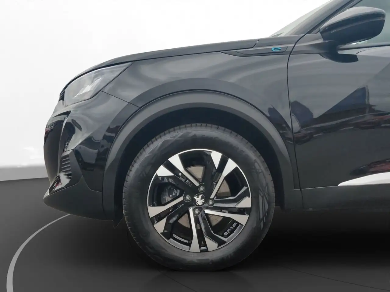 Peugeot 2008 -e Elektro Allure Pack 136 OB Charger Nav — معرض صور السيارة 11