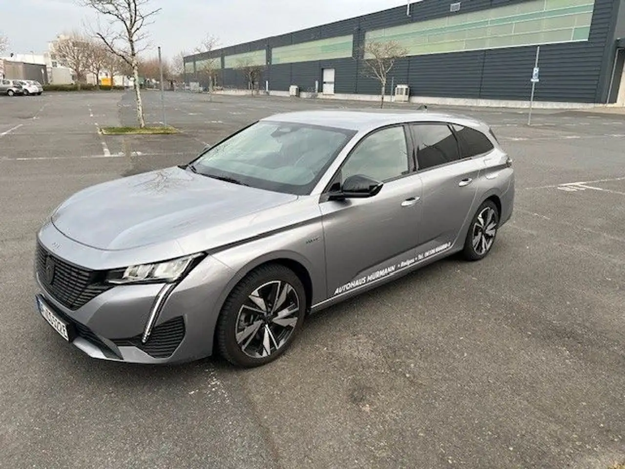 Peugeot 308 SW Hybrid 180 Allure Pack — Galería del vehículo 5
