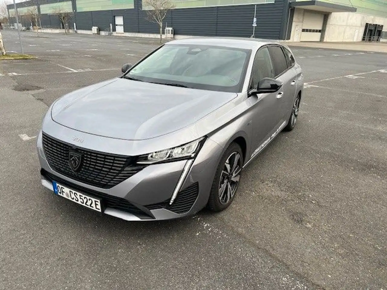 Peugeot 308 SW Hybrid 180 Allure Pack — Galería del vehículo 2