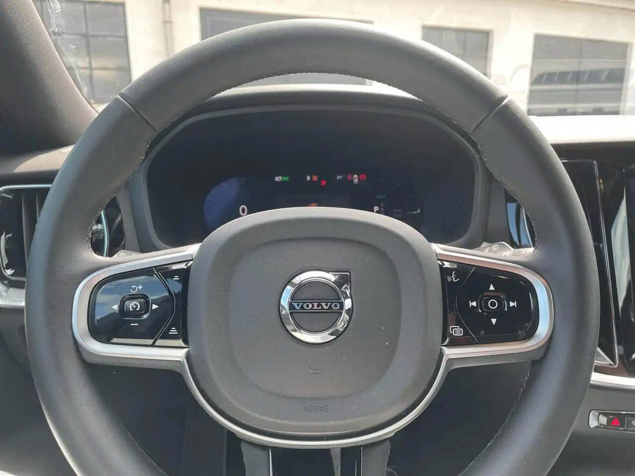 Volvo V60 T6 AWD Plus Dark 19" 360° ACC BLIS FHZ H/K — Galería del vehículo 11