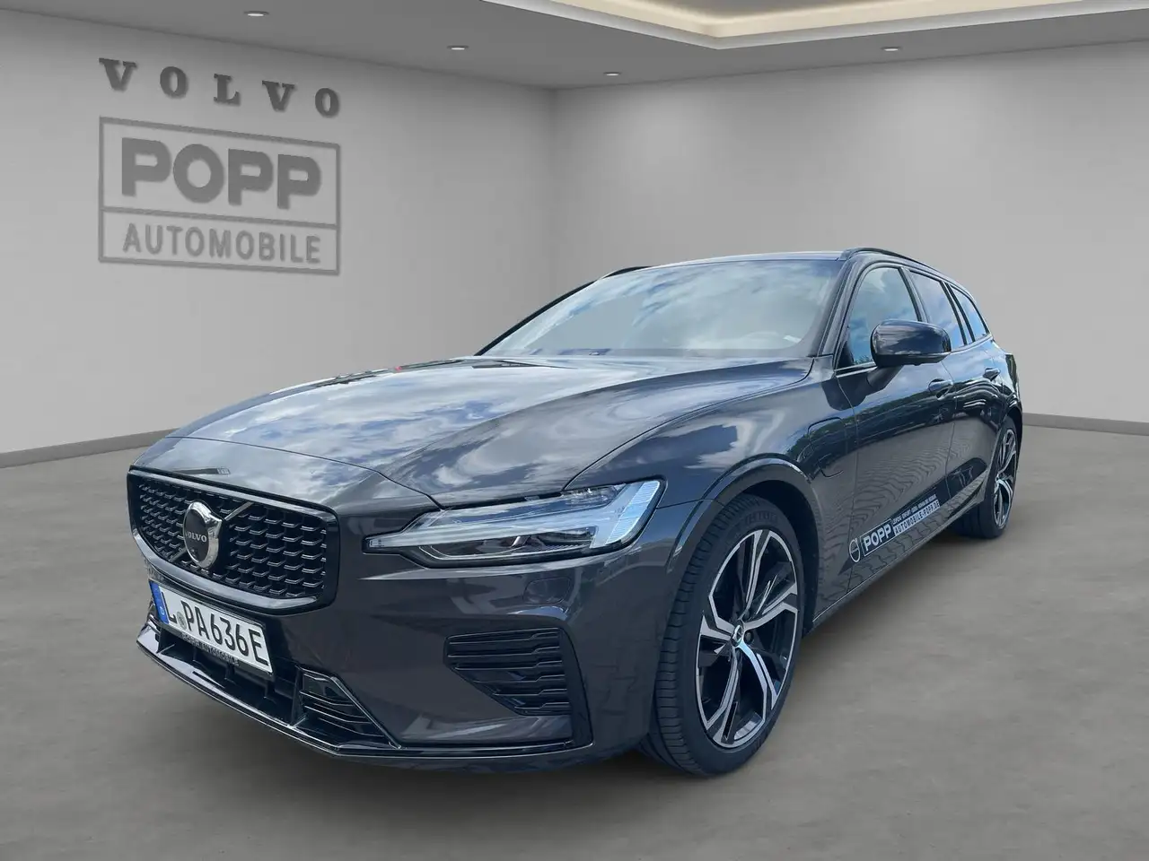 Volvo V60 T6 AWD Plus Dark 19" 360° ACC BLIS FHZ H/K — Leipzig