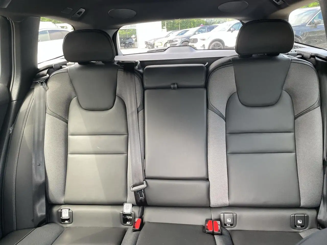 Volvo V60 T6 AWD Plus Dark 19" 360° ACC BLIS FHZ H/K — Galería del vehículo 18