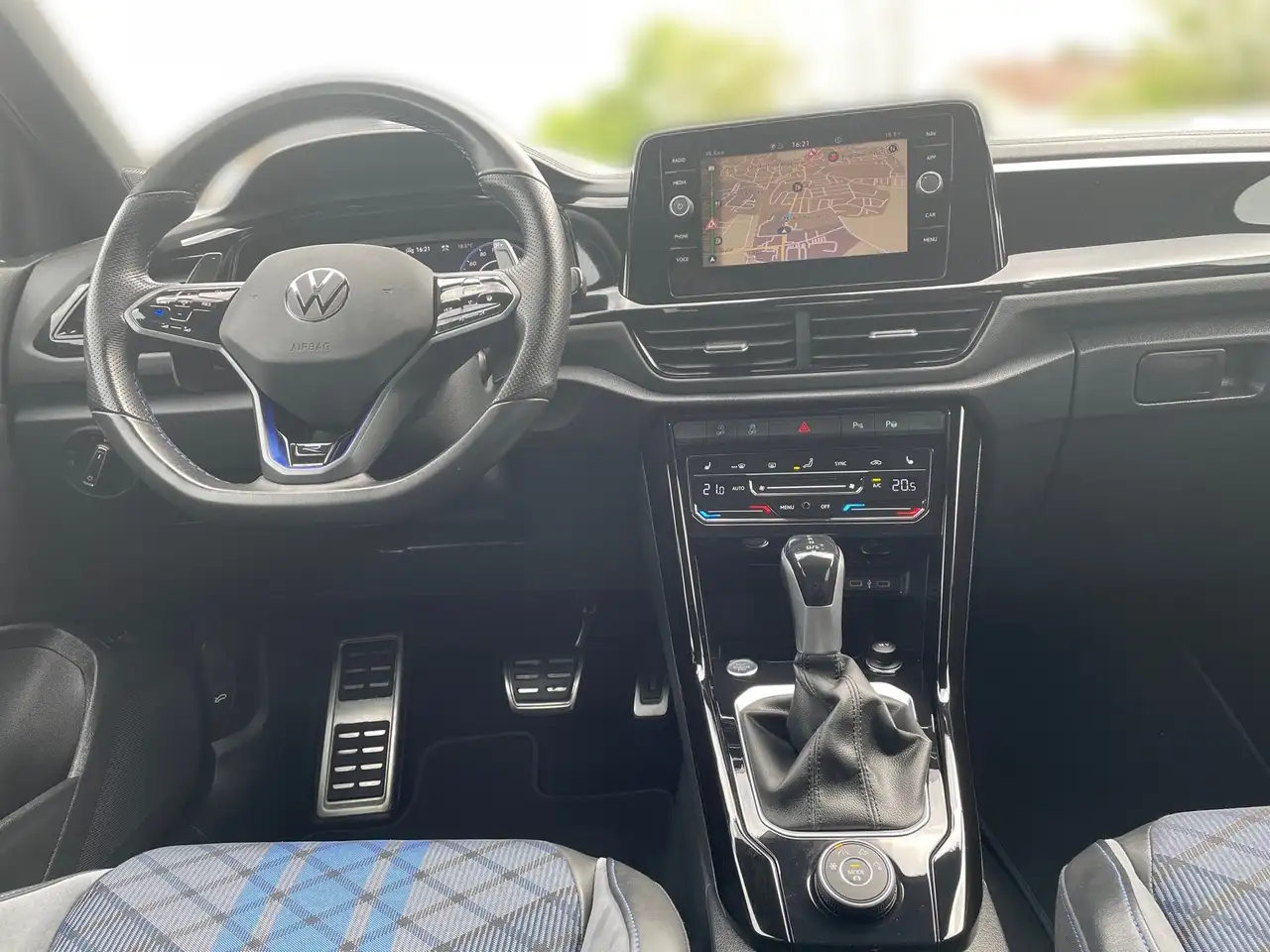 Volkswagen T-Roc 2.0 TSI 4M R *MATRIX*KAMERA*NAVI* — معرض صور السيارة 14