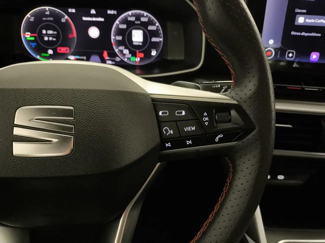 SEAT Leon 1.4 TSI e-Hybrid S&S FR DSG-6 204 — Vehicle gallery 15
