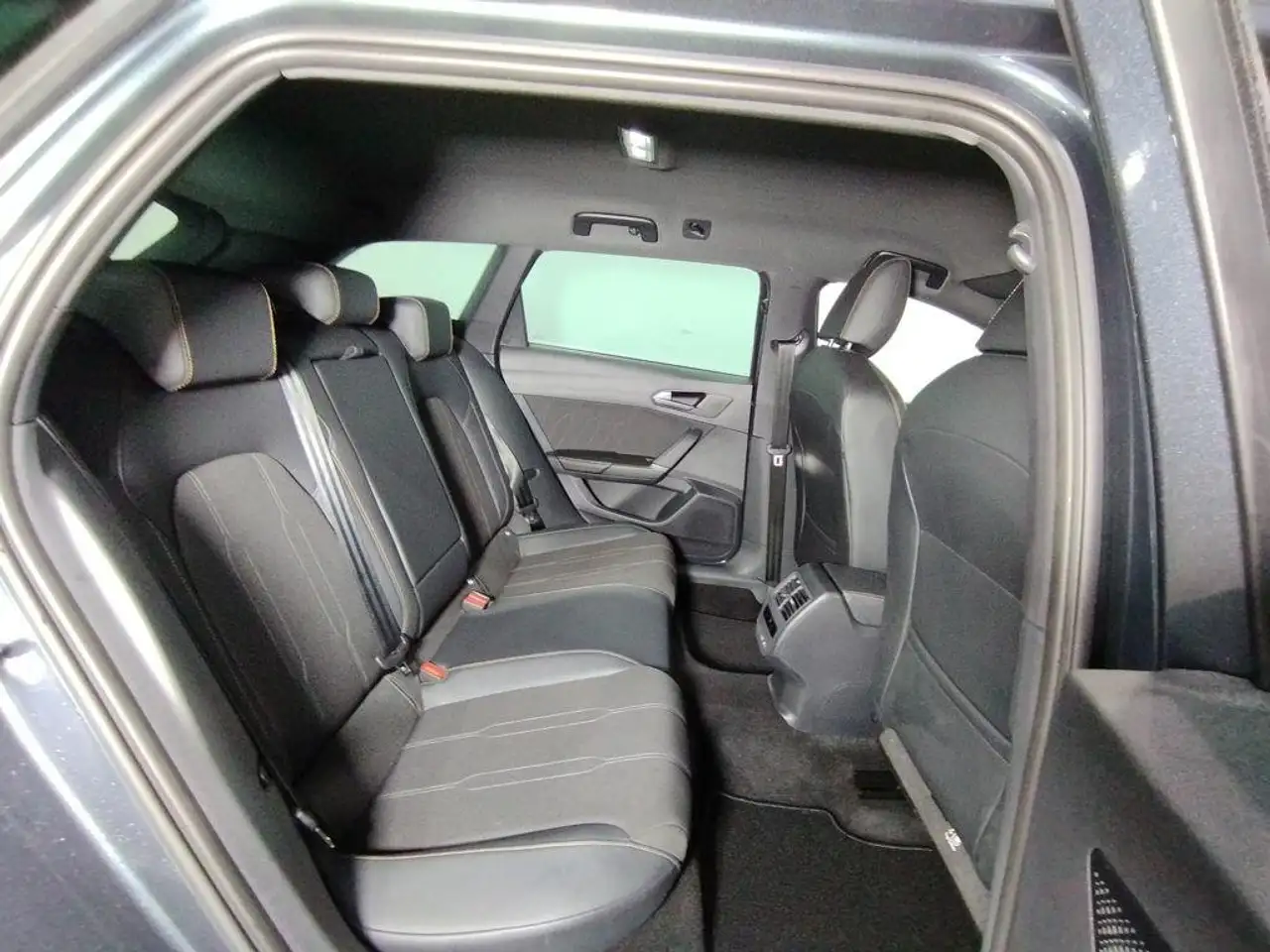 CUPRA Leon Sportstourer 1.5 TSI 110 — Vehicle gallery 6