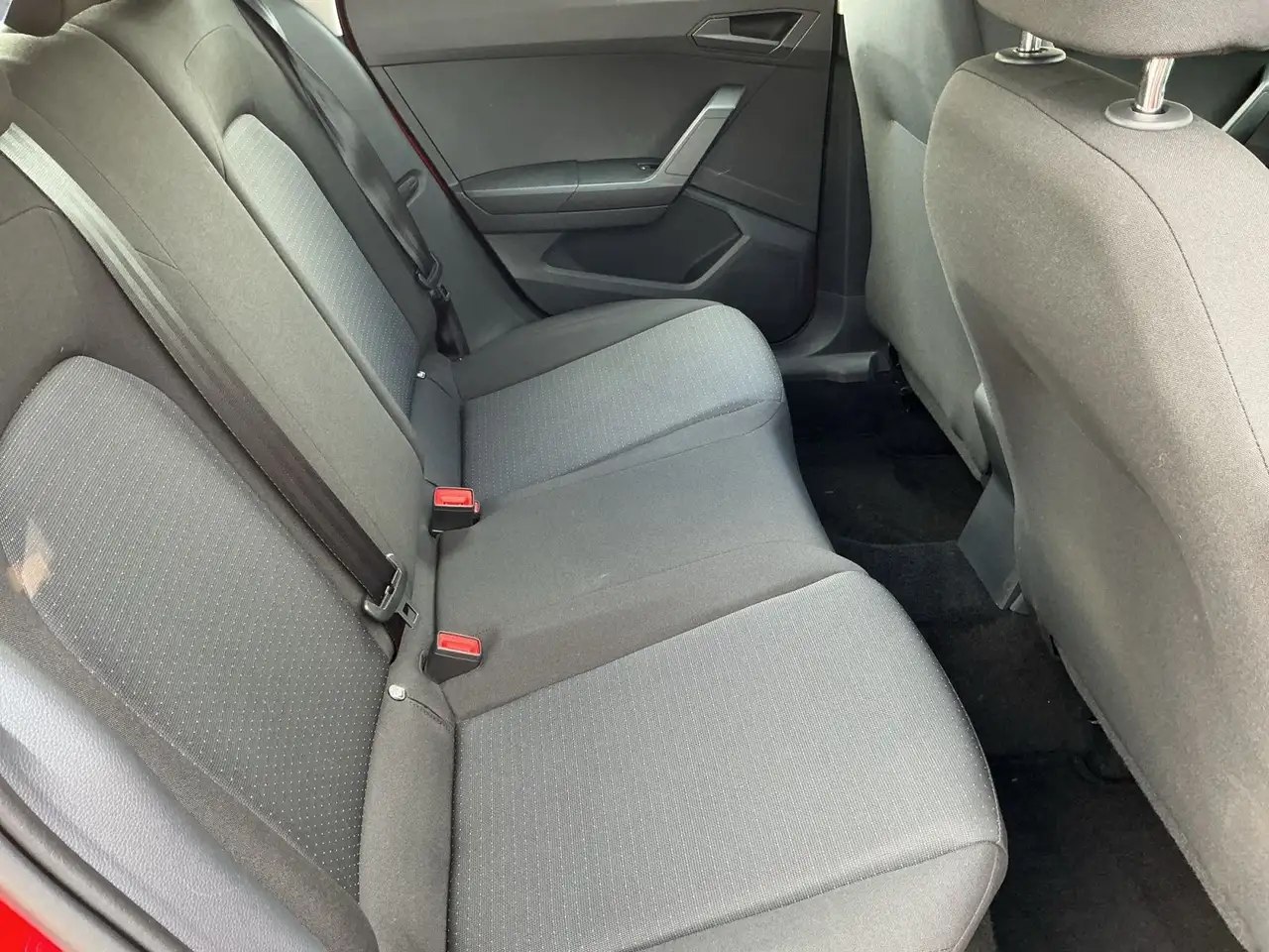 SEAT Ibiza 1.0 TSI STYLE EDITION LED+RFK+GRA+SHZ+DAB+ — Galería del vehículo 16