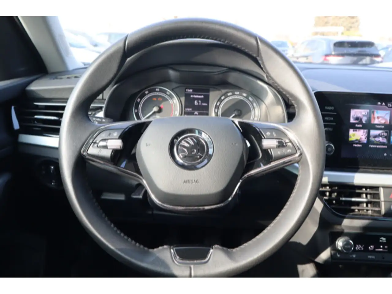 Skoda Kamiq 1.5 TSI Selection — Vehicle gallery 5