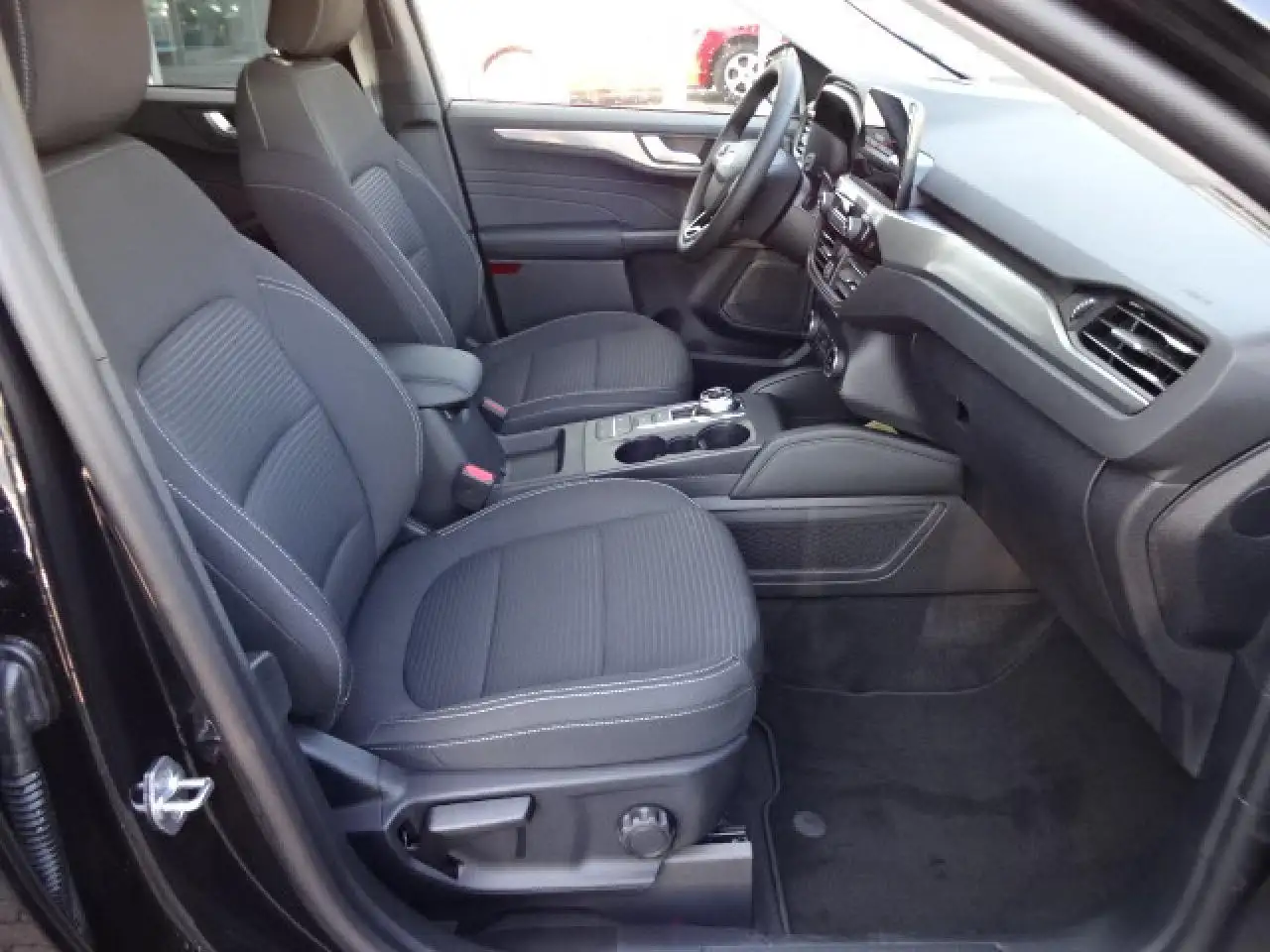 Ford Kuga Plug-In Hybrid Titanium AHK+NAVI+LED+SHZG. VO+HI — معرض صور السيارة 10