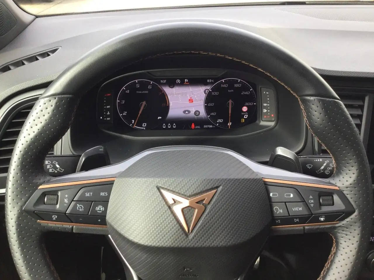 CUPRA Ateca 1.5 TSI DSG GAR 09.2029 LED ACC NAVI APP AHK — Galería del vehículo 11