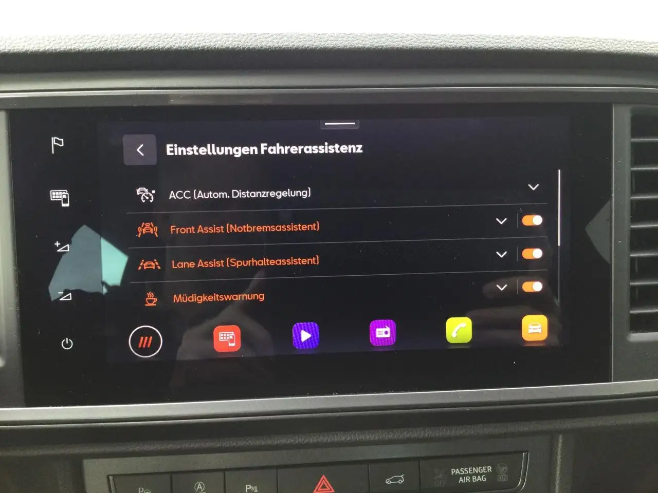 CUPRA Ateca 1.5 TSI DSG GAR 09.2029 LED ACC NAVI APP AHK — Galería del vehículo 16