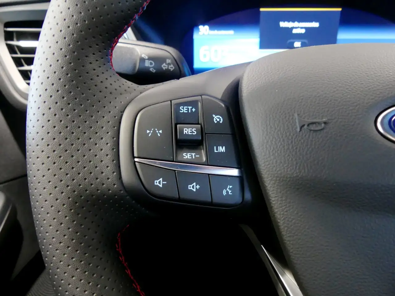 Ford Kuga 2.5 PHEV ST-LINE AUTO 243CV 5P — معرض صور السيارة 18