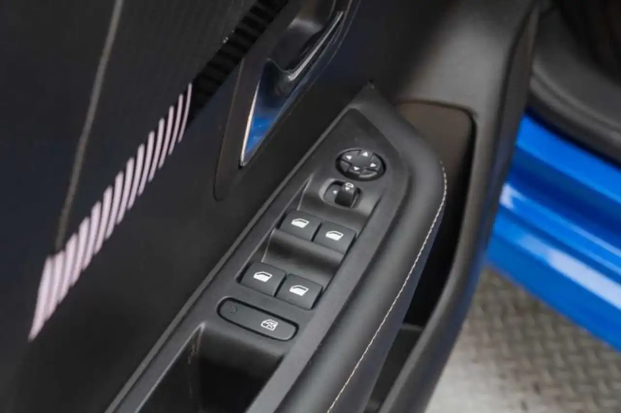 Peugeot 208 1.2 Puretech S&S Allure 100 — Galería del vehículo 15