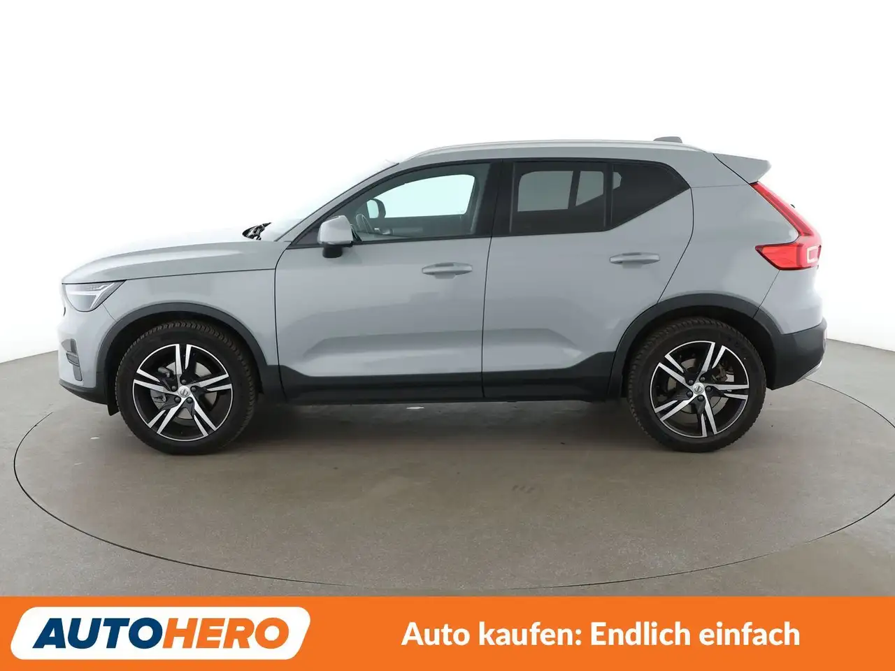 Volvo XC40 2.0 B3 Mild-Hybrid Core 2WD Aut.*LED*NAVI*TEMPO* — Galería del vehículo 3