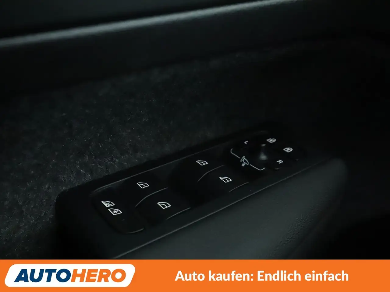 Volvo XC40 2.0 B3 Mild-Hybrid Core 2WD Aut.*LED*NAVI*TEMPO* — Galería del vehículo 26