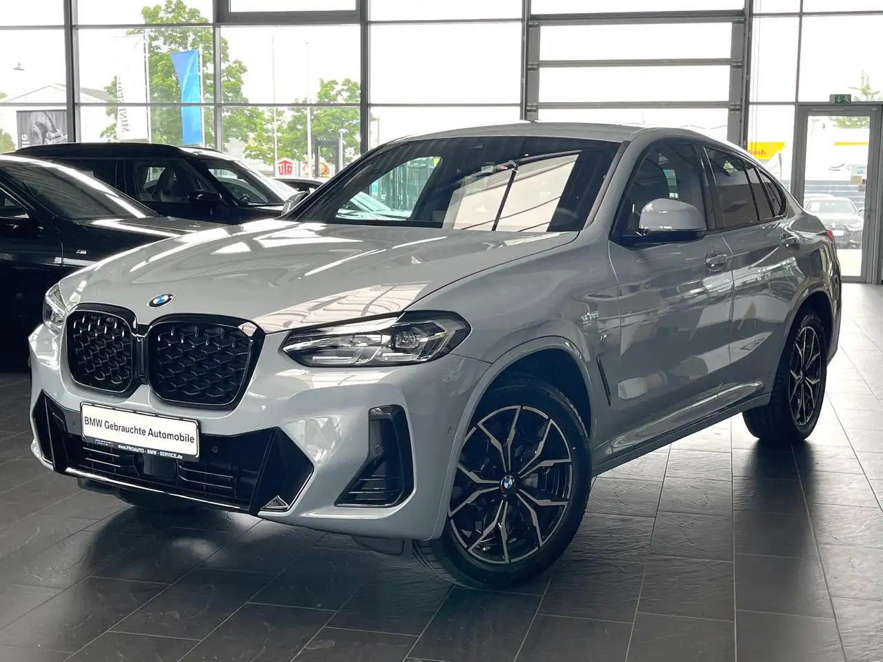 BMW X4 xDrive 20i M Sport A-LED/ACC/PANO/AHK — Vehicle gallery 2