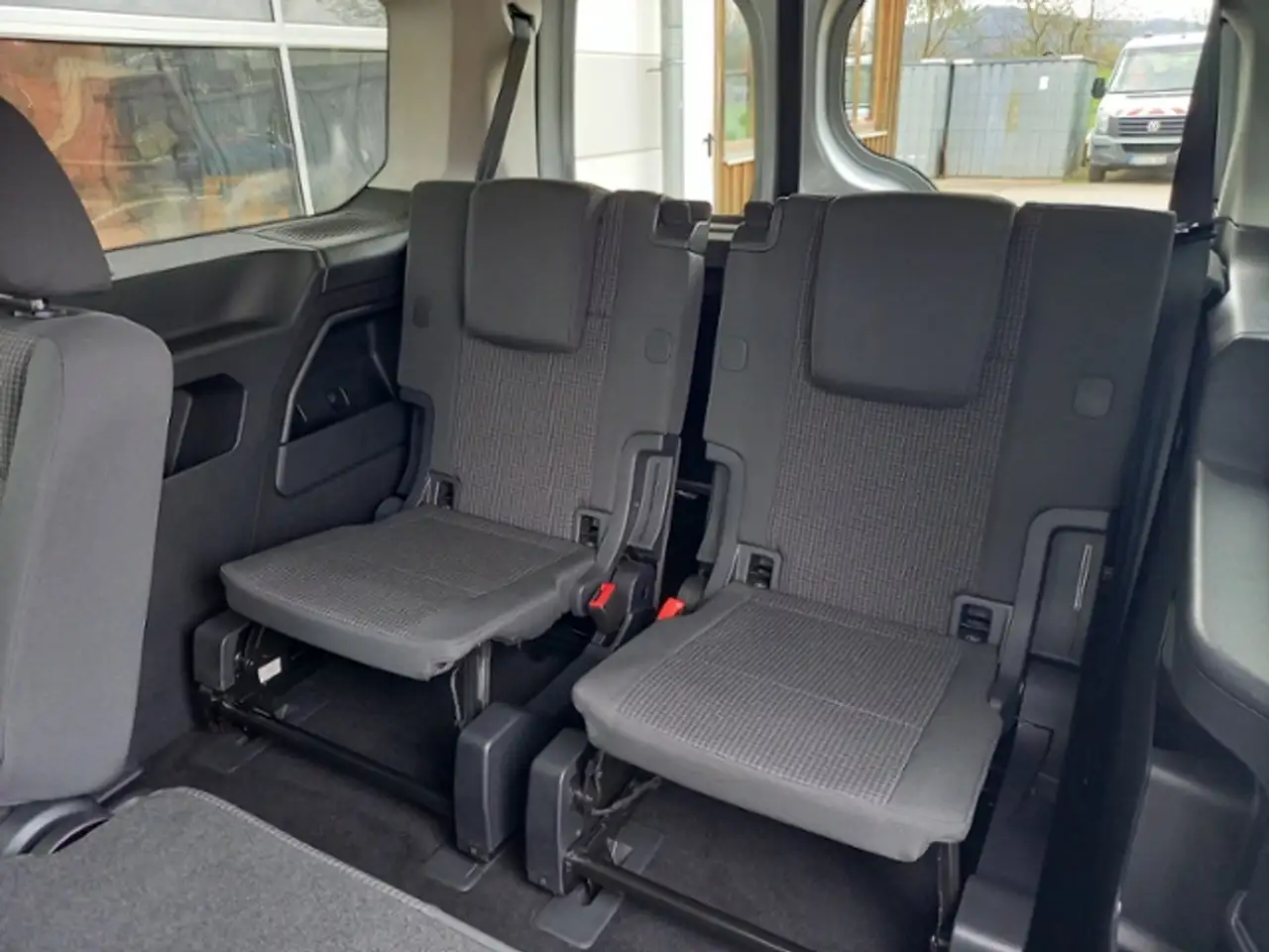 Volkswagen Caddy RFK GRA SHZ CLIMATRONIC — Vehicle gallery 8
