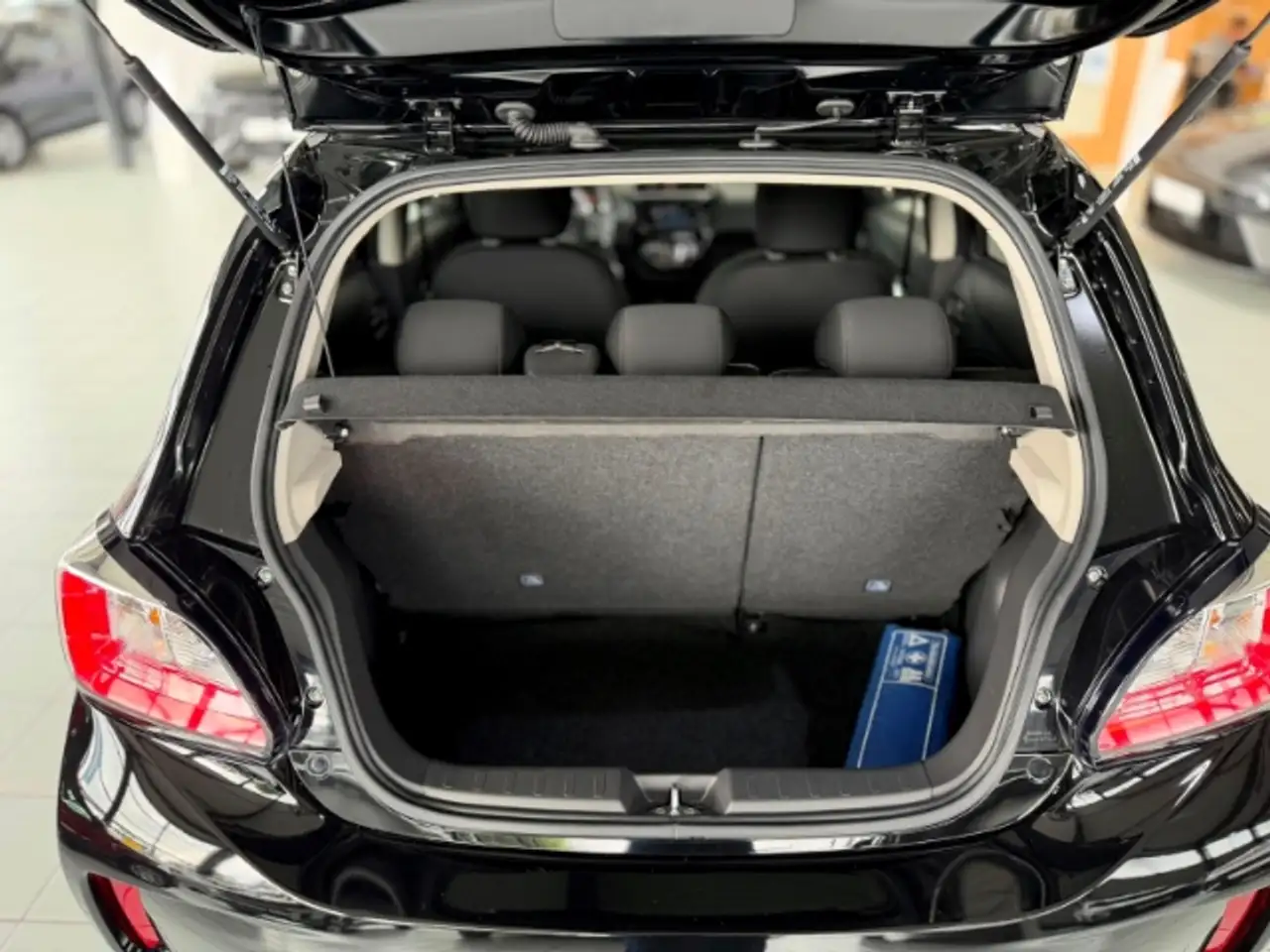 Mitsubishi Space Star Select+ 1,2 l MIVEC CVT AS&G — Galerie du véhicule 7