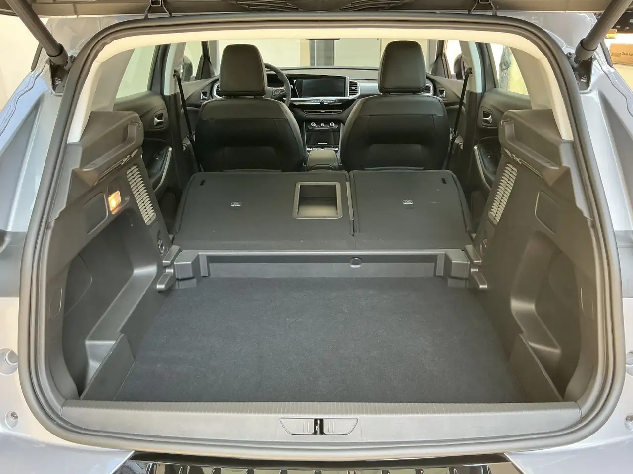 Opel Grandland 1.2 360°Kamera,Navi,Lenk+Sitzhzg,Keyless — معرض صور السيارة 27