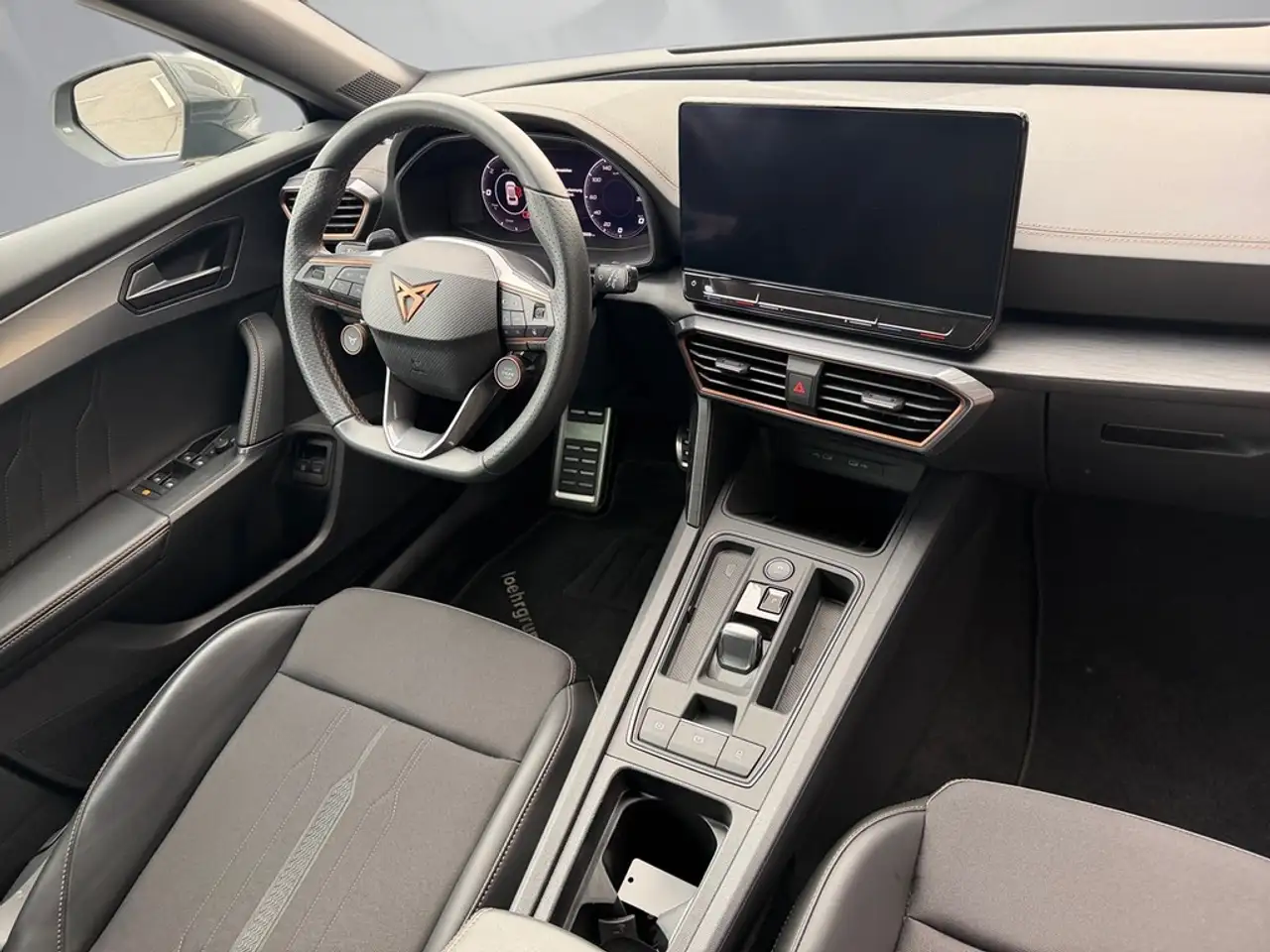 CUPRA Formentor 1,4 VZ eHybrid Automatik AHK — Galería del vehículo 12