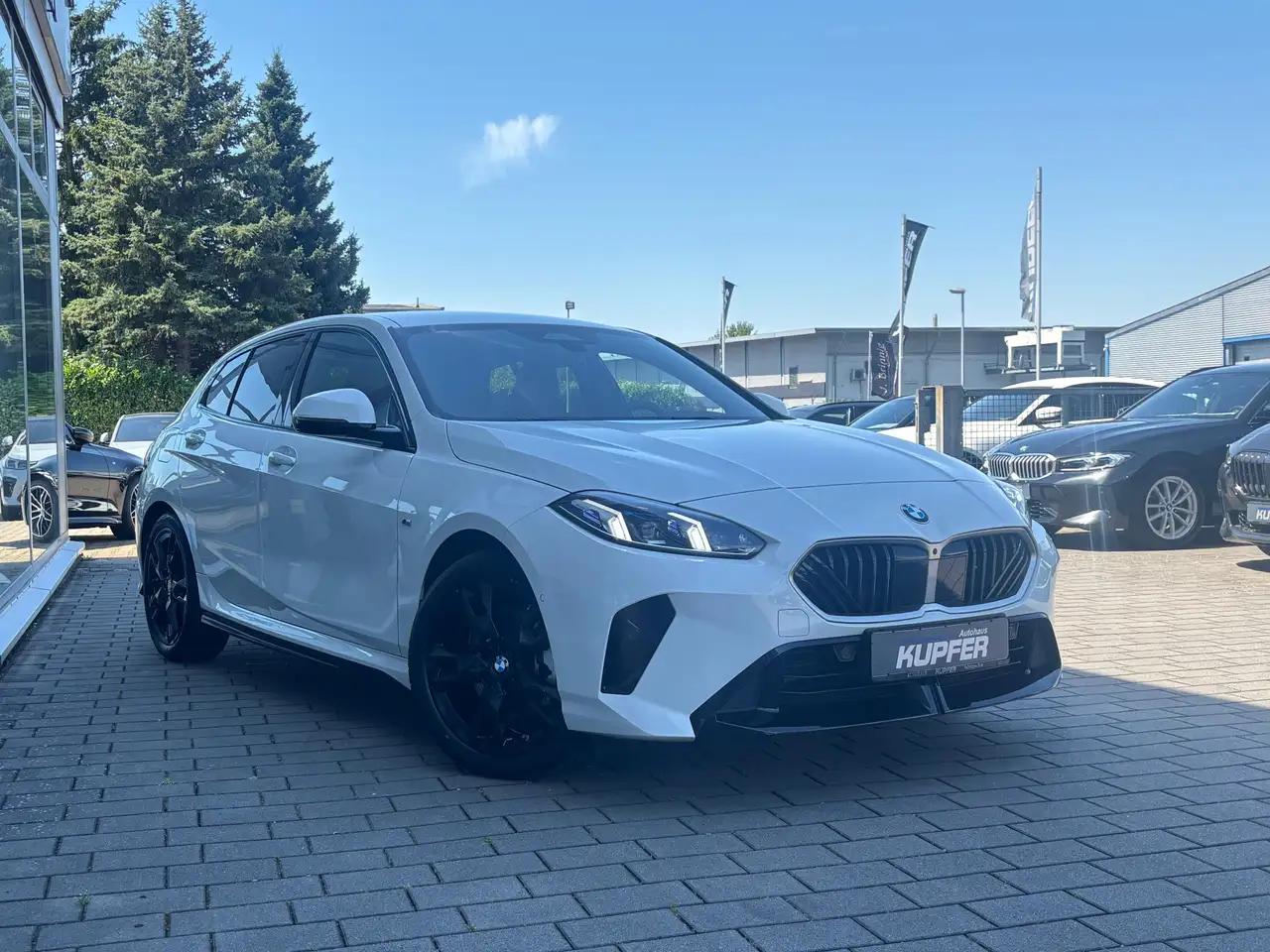 BMW 120 i M Sportp. Ad.LED°AHK°elSitze°HUP+Harm-Kard — Galerie du véhicule 2