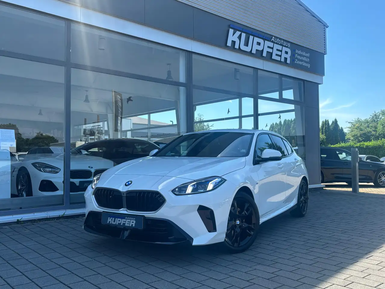 BMW 120 i M Sportp. Ad.LED°AHK°elSitze°HUP+Harm-Kard — Galerie du véhicule 22