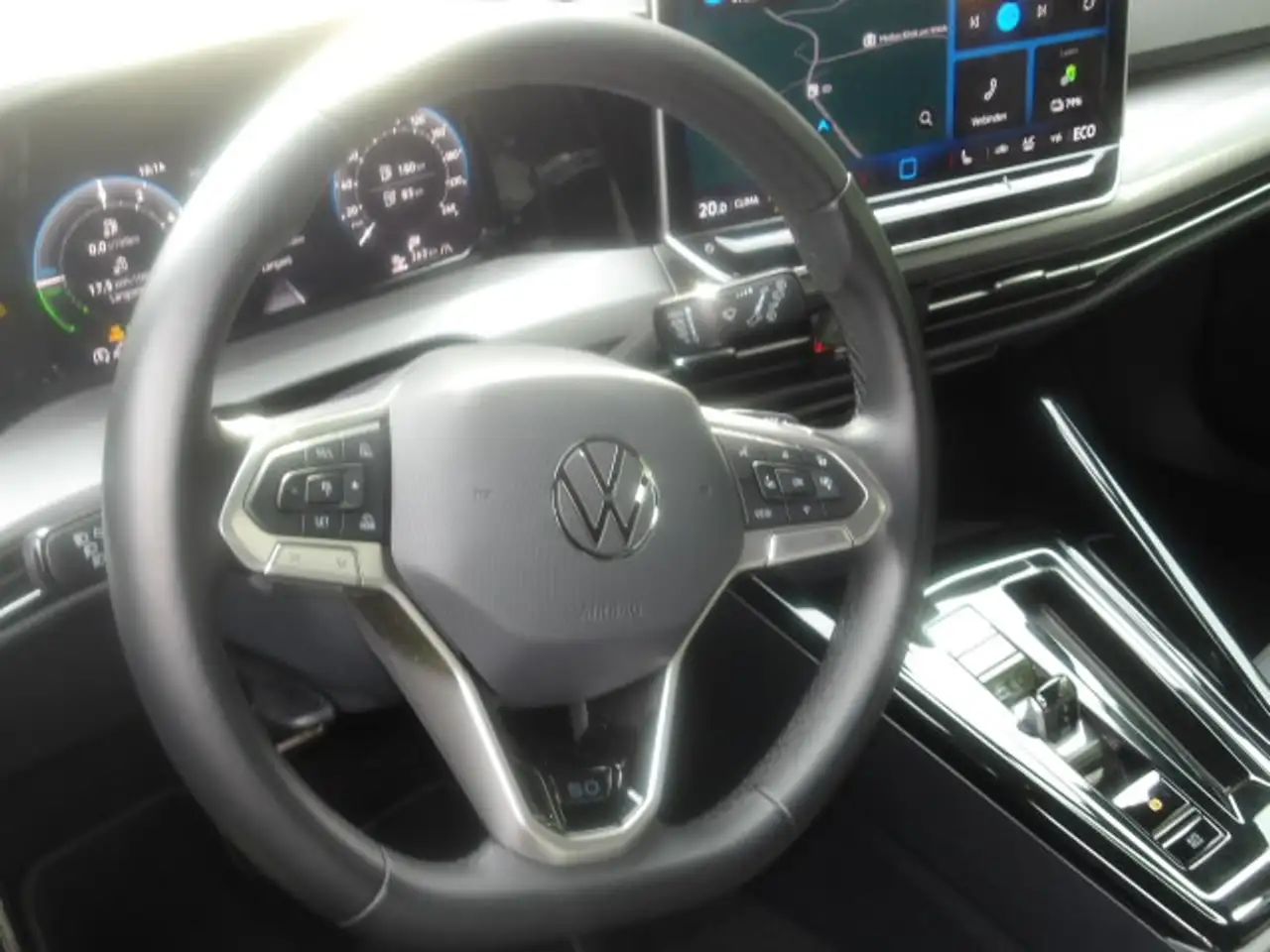 Volkswagen Golf 1.5 TSI eHybrid 150 kW Edition 50 — معرض صور السيارة 13