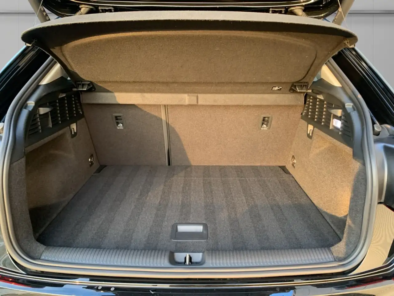 Audi Q2 35 TFSI S tronic S line Navi Digitales Cockpit Sou — معرض صور السيارة 15
