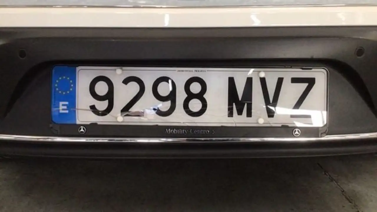 Mercedes-Benz EQB 250 250+ — Vehicle gallery 26