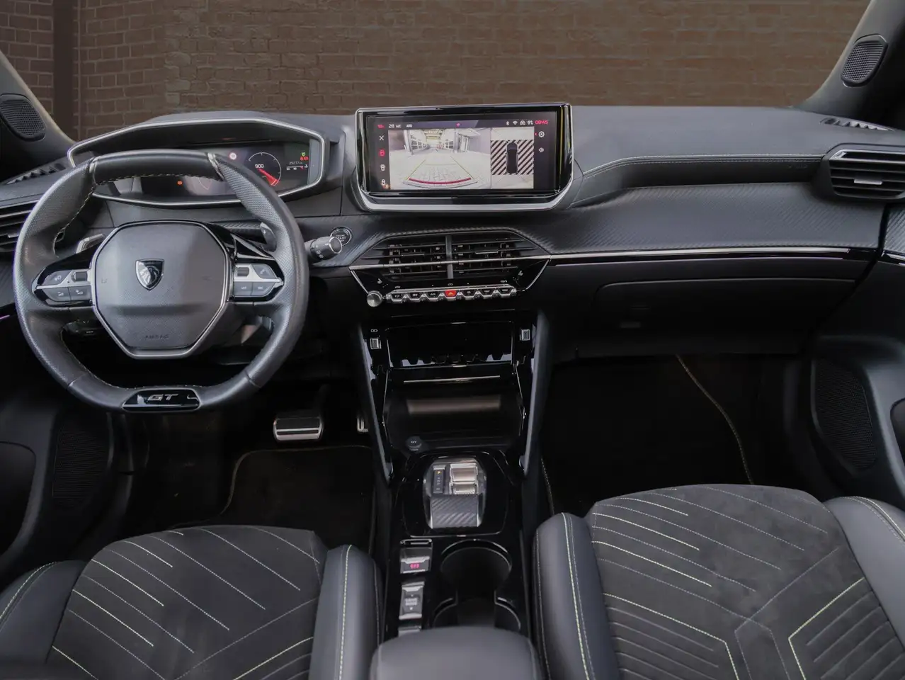 Peugeot 2008 GT — Vehicle gallery 14