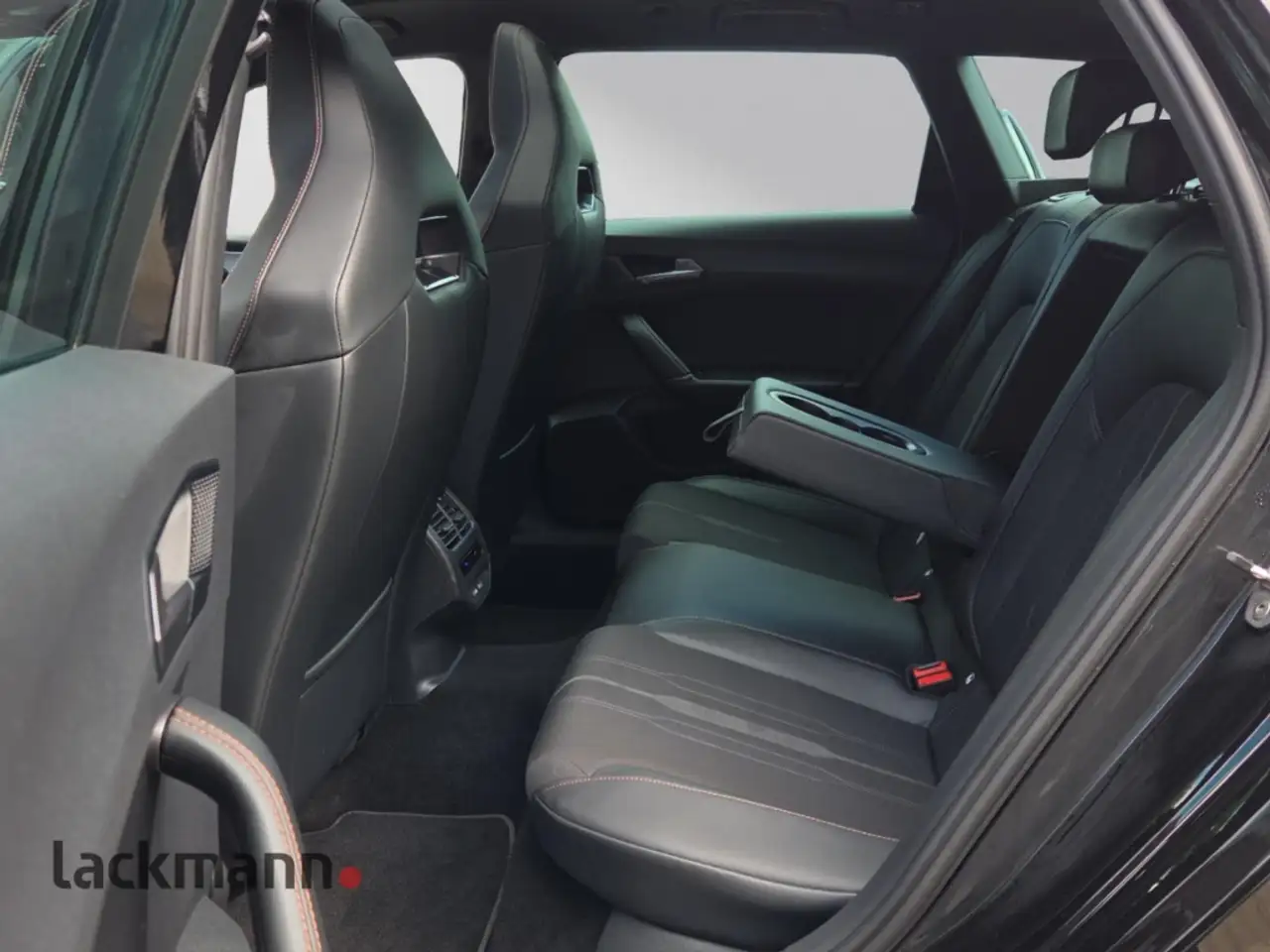 CUPRA Leon Sportstourer VZ *Navi*Pano*Beats*el.Klappe* — Galería del vehículo 10