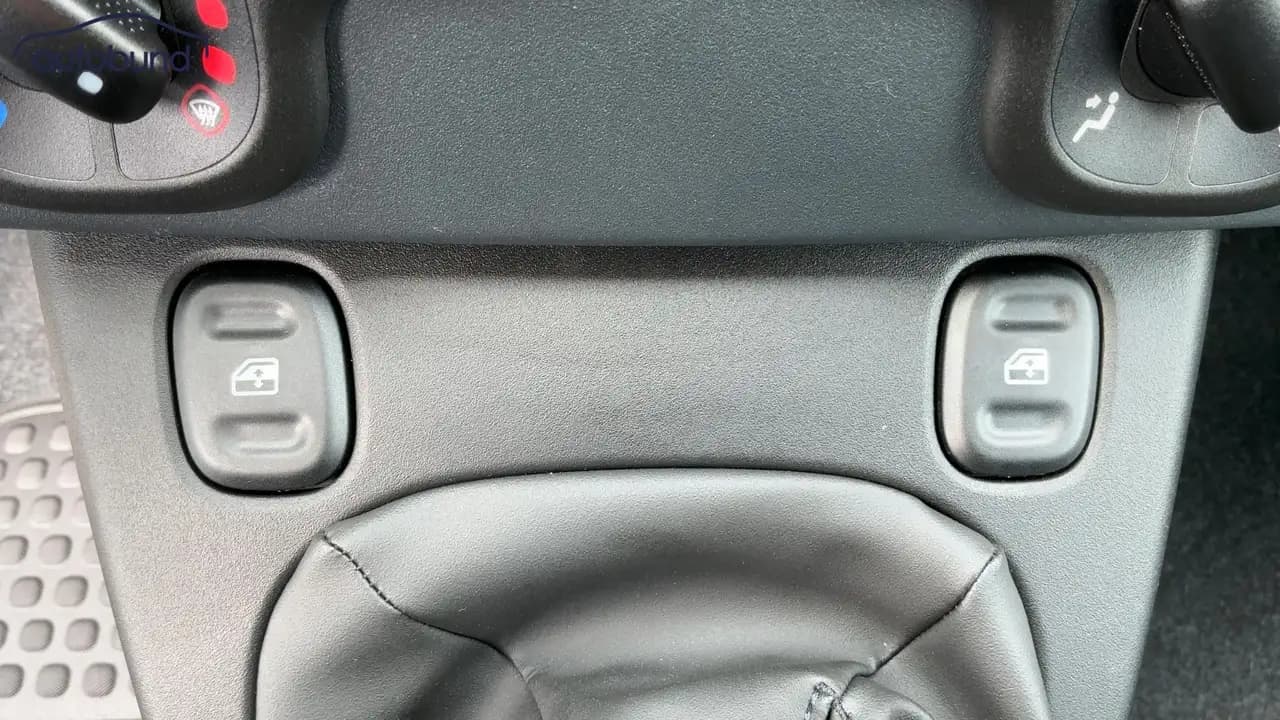 Fiat Panda 1,0 Hybrid (MHEV) Pandina Base NBA PDC SHA — معرض صور السيارة 11