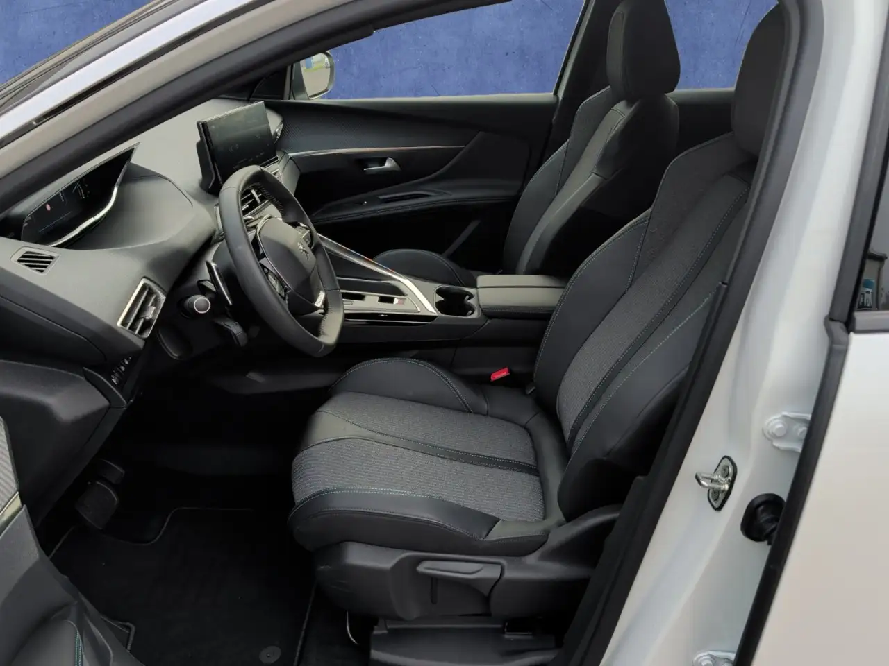 Peugeot 3008 Allure Pack 136 Hybrid ACC+Sitzhzg+AHK+Navi Klima — Galerie du véhicule 12