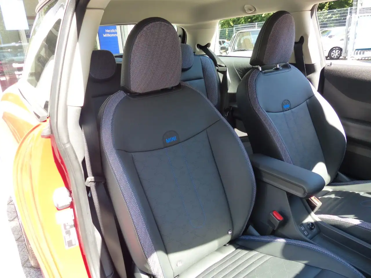 MINI Cooper C "Classic Trim" Steptronic, nur 1.800 km — Galerie du véhicule 18